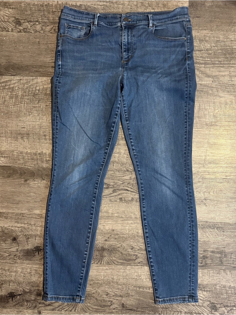 Ann Taylor Jeans Women’s 12 Blue Skinny Modern Fit Denim